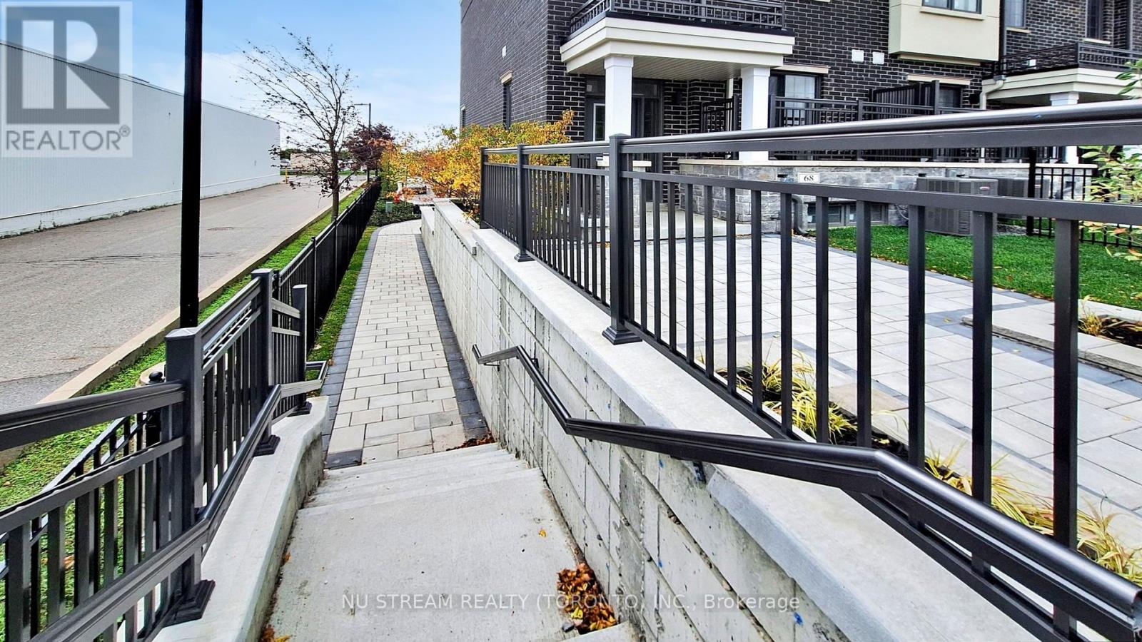 68 Clippers Crescent, Whitchurch-Stouffville, Ontario  L4A 4X7 - Photo 44 - N12393192