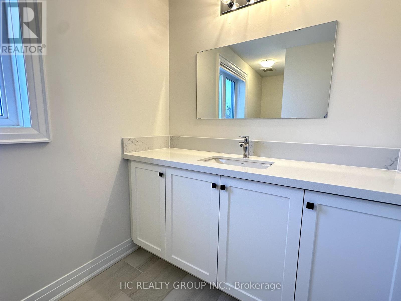 3rd Fl - 79 Milky Way Drive, Richmond Hill, Ontario  L4C 4M8 - Photo 10 - N12393202
