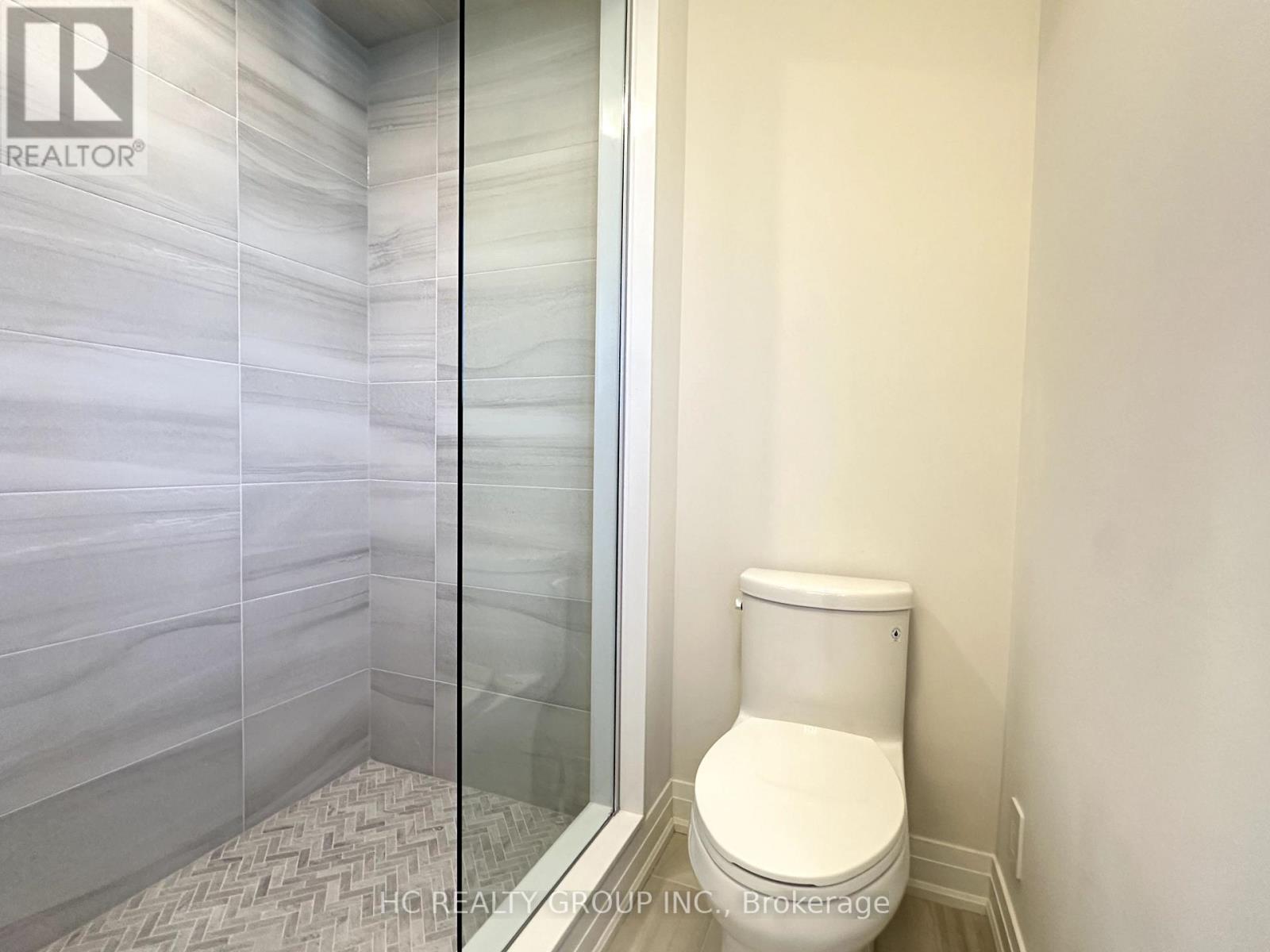 3rd Fl - 79 Milky Way Drive, Richmond Hill, Ontario  L4C 4M8 - Photo 11 - N12393202