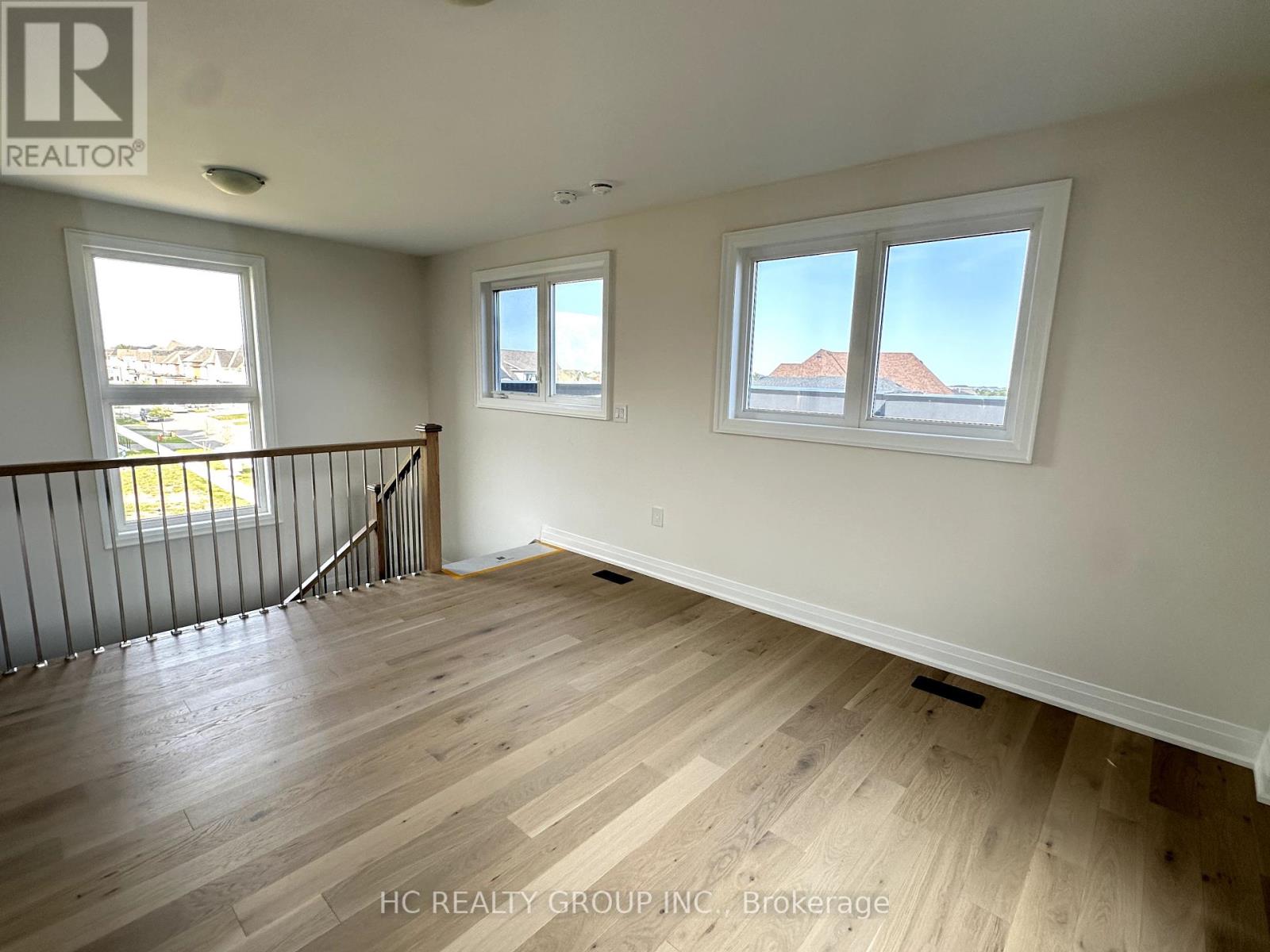 3rd Fl - 79 Milky Way Drive, Richmond Hill, Ontario  L4C 4M8 - Photo 3 - N12393202
