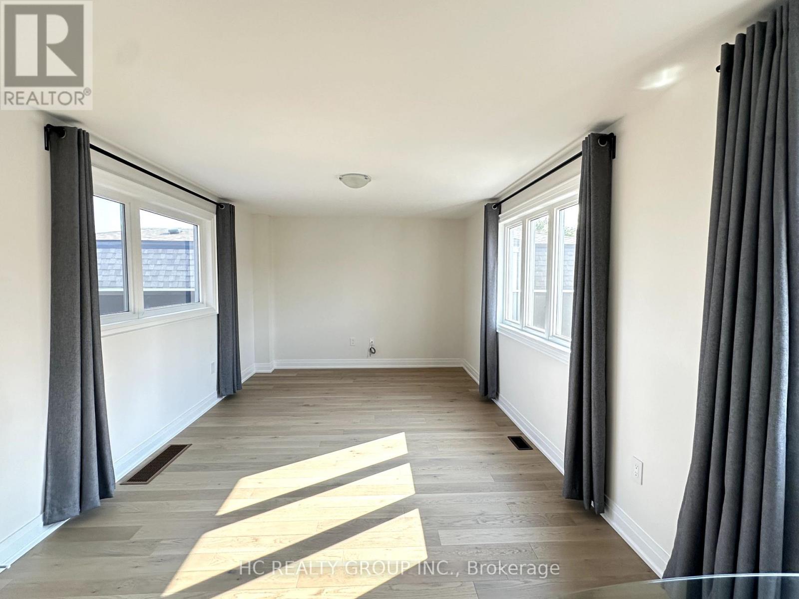 3rd Fl - 79 Milky Way Drive, Richmond Hill, Ontario  L4C 4M8 - Photo 6 - N12393202