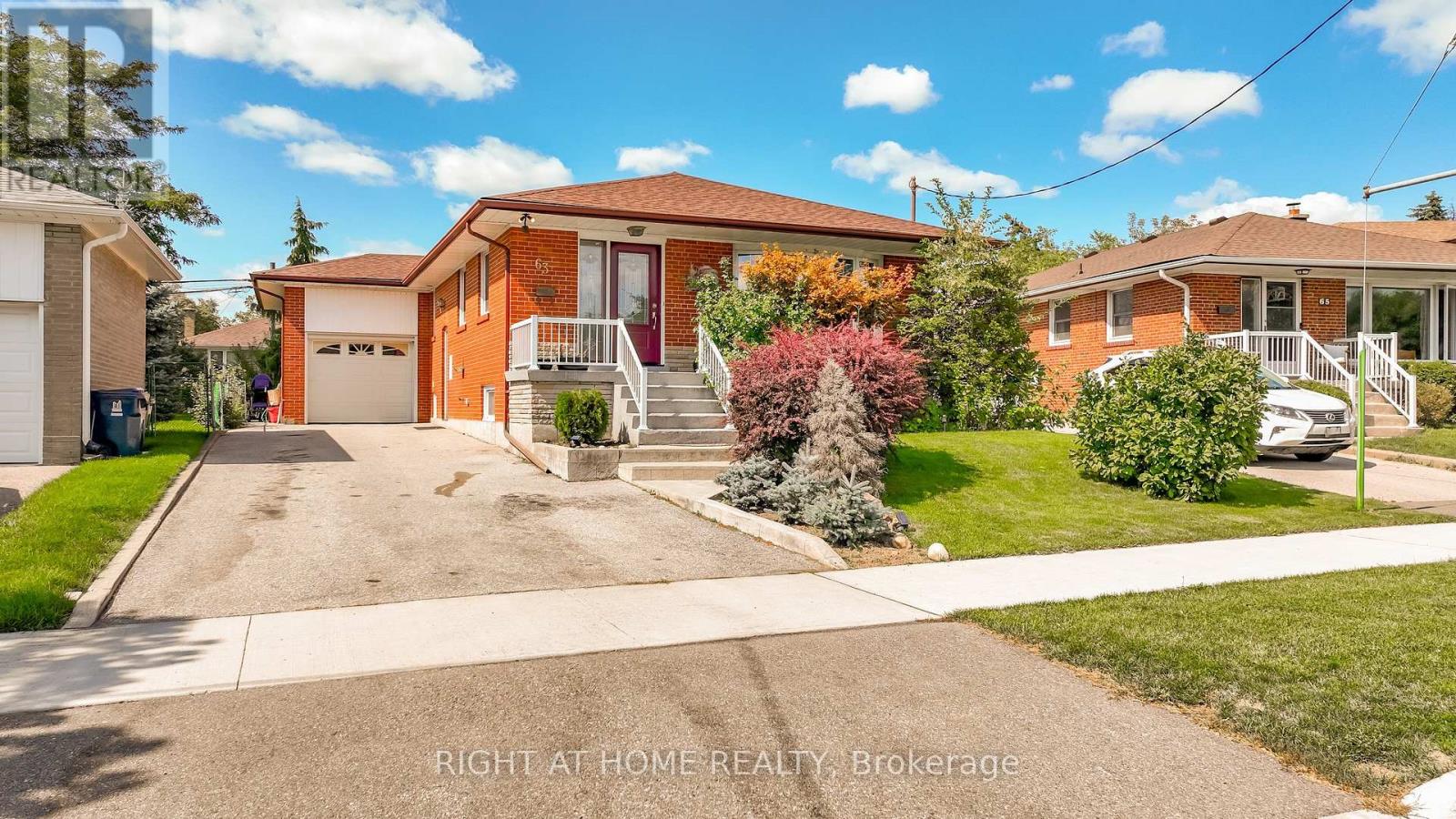 63 Allonsius Drive, Toronto (Eringate-Centennial-West Deane), Ontario  M9C 3N6 - Photo 1 - W12393186