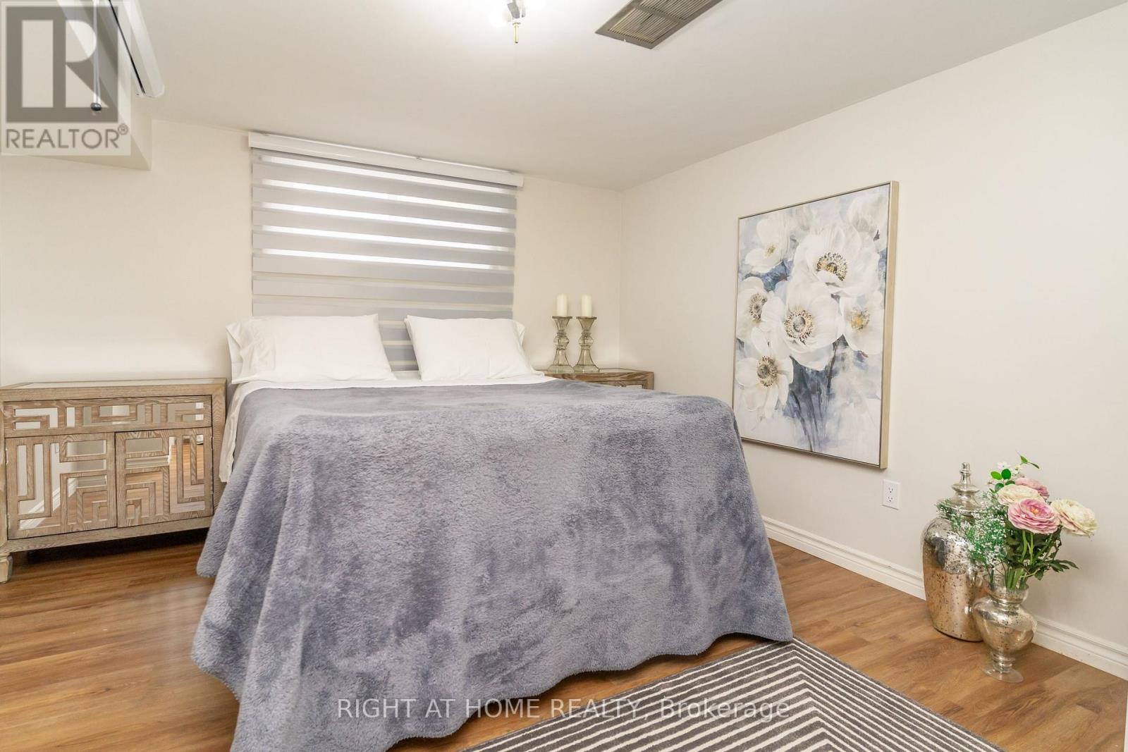 63 Allonsius Drive, Toronto (Eringate-Centennial-West Deane), Ontario  M9C 3N6 - Photo 11 - W12393186
