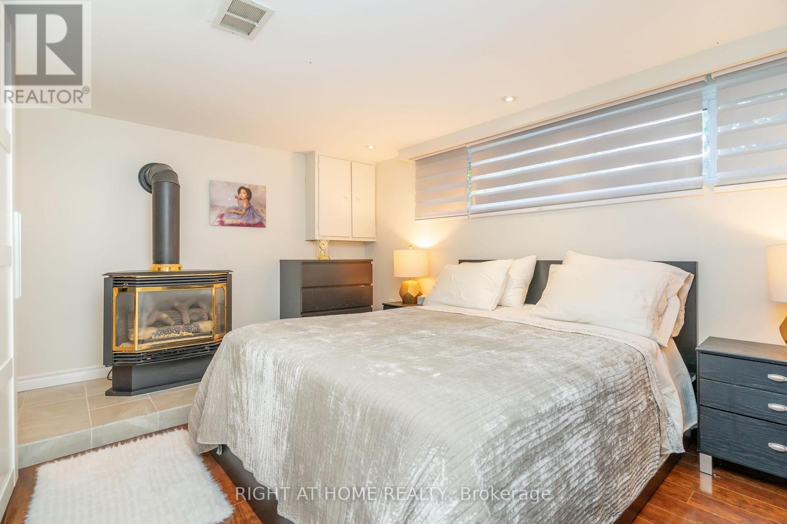 63 Allonsius Drive, Toronto (Eringate-Centennial-West Deane), Ontario  M9C 3N6 - Photo 19 - W12393186