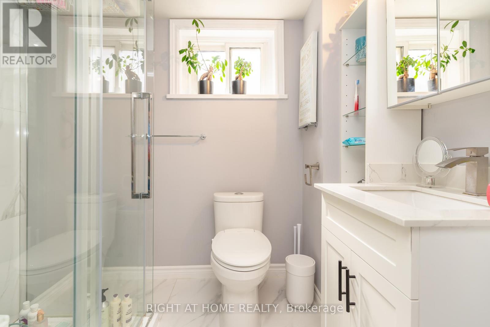63 Allonsius Drive, Toronto (Eringate-Centennial-West Deane), Ontario  M9C 3N6 - Photo 21 - W12393186