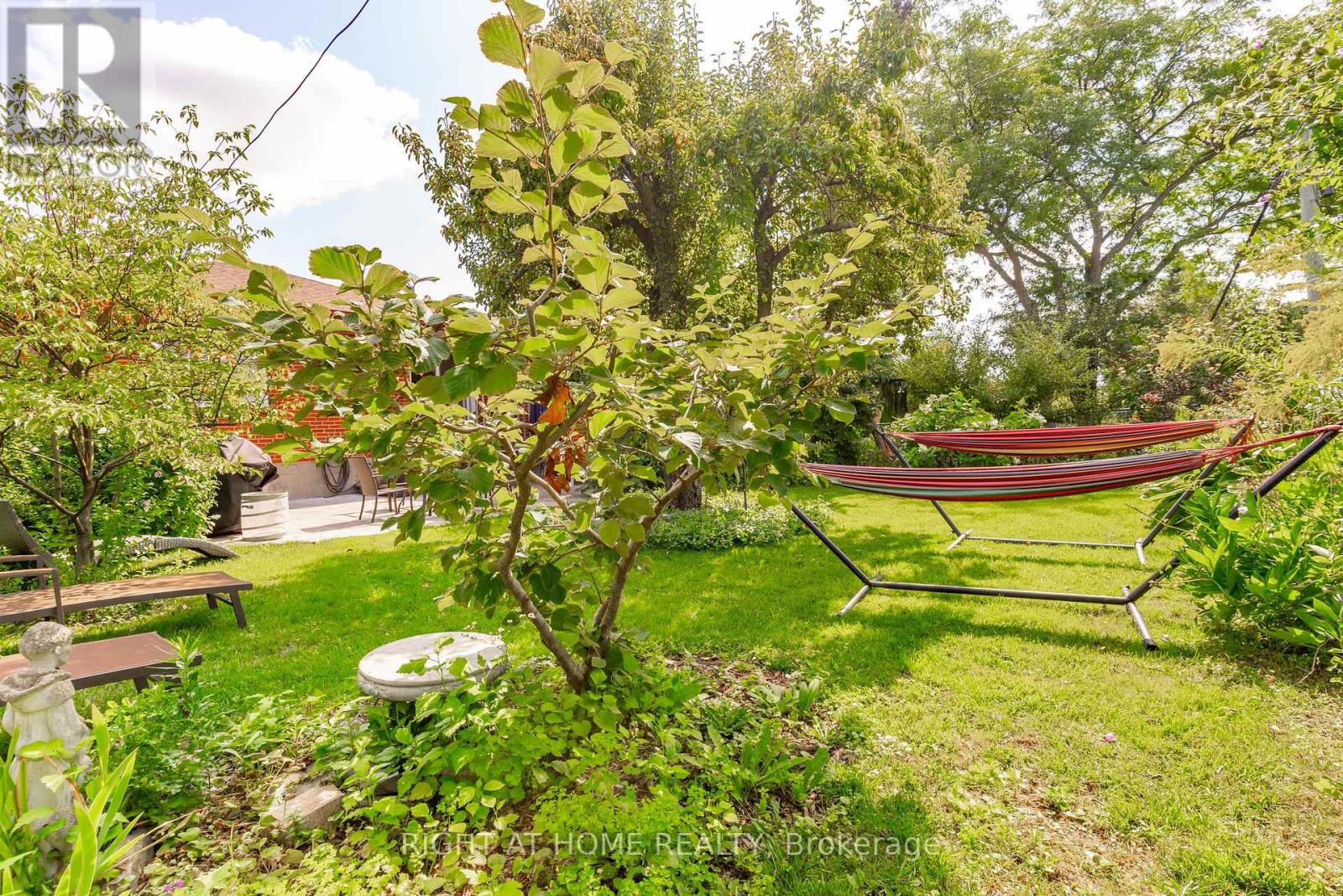 63 Allonsius Drive, Toronto (Eringate-Centennial-West Deane), Ontario  M9C 3N6 - Photo 24 - W12393186