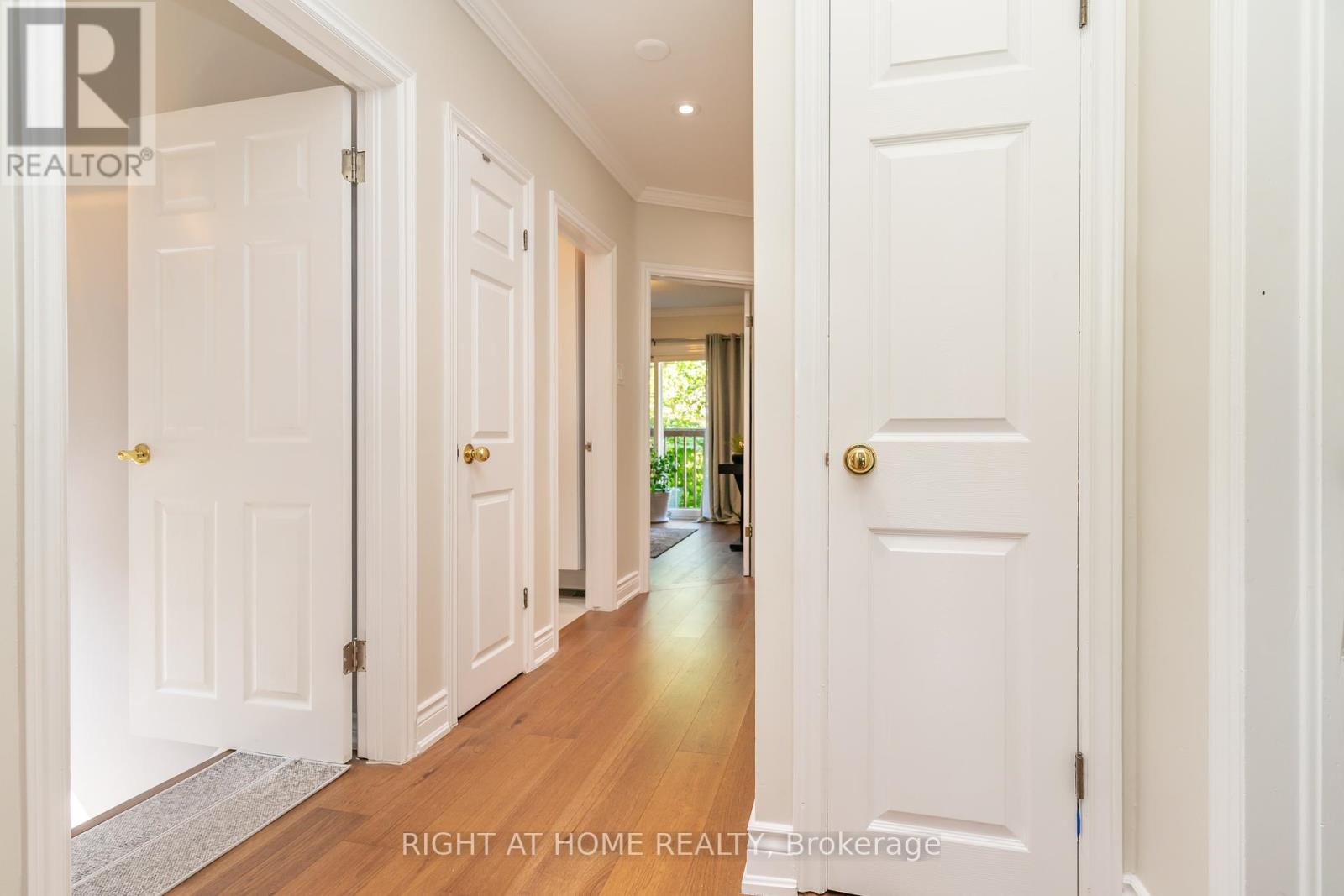 63 Allonsius Drive, Toronto (Eringate-Centennial-West Deane), Ontario  M9C 3N6 - Photo 9 - W12393186