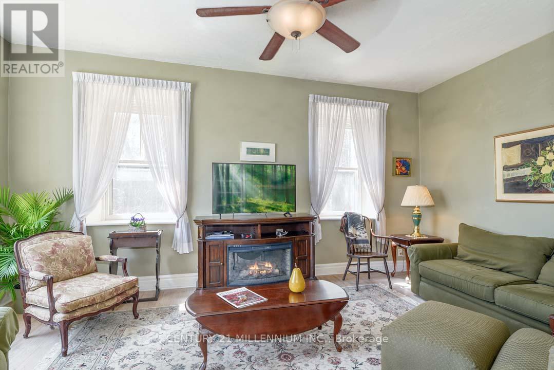 1380 Queen Street W, Caledon, Ontario  L7K 0C3 - Photo 14 - W12393204