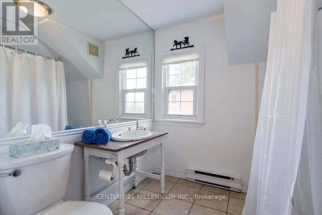 1380 Queen Street W, Caledon, Ontario  L7K 0C3 - Photo 28 - W12393204