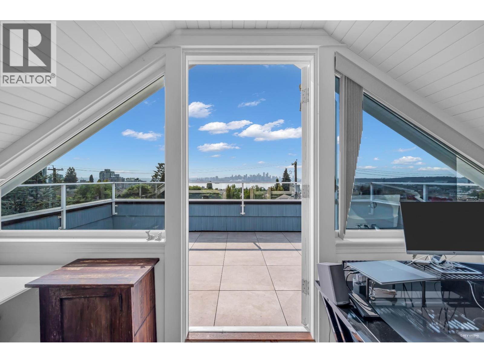 255 W 6th Street, North Vancouver, British Columbia  V7M 1K7 - Photo 30 - R3045176