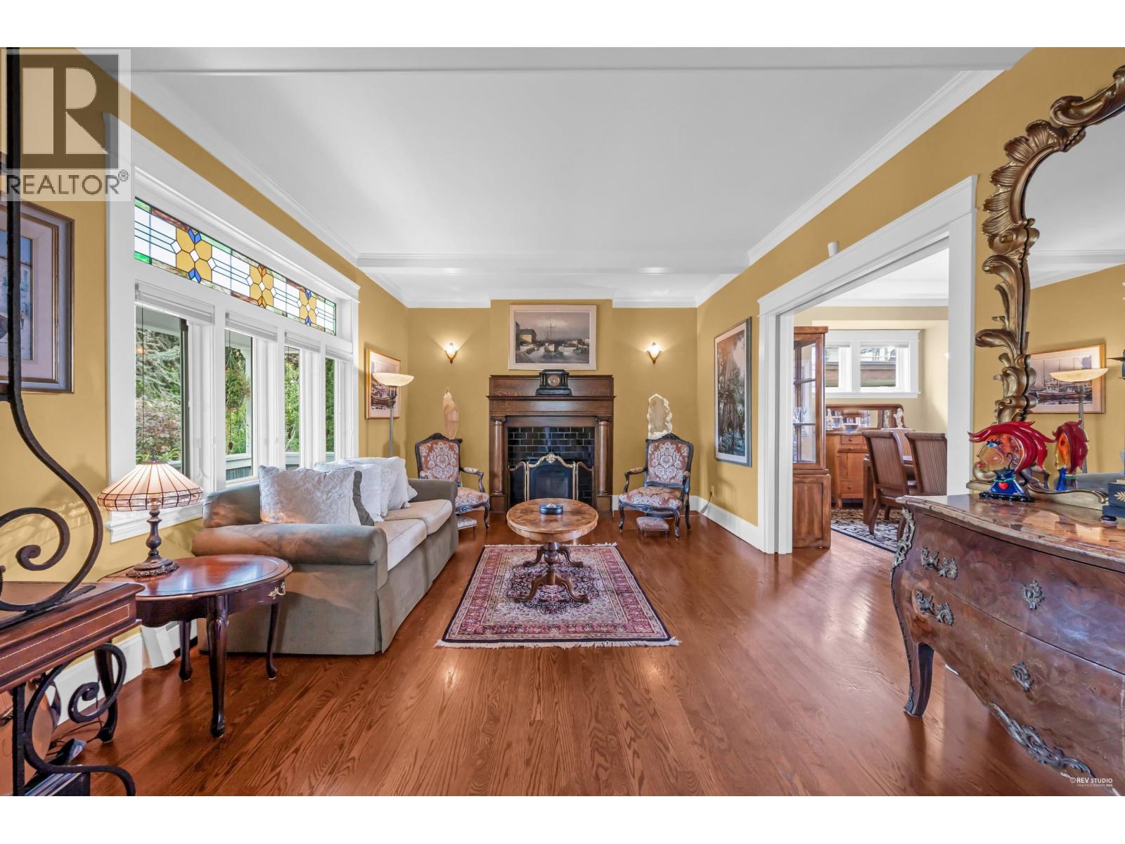 255 W 6th Street, North Vancouver, British Columbia  V7M 1K7 - Photo 6 - R3045176