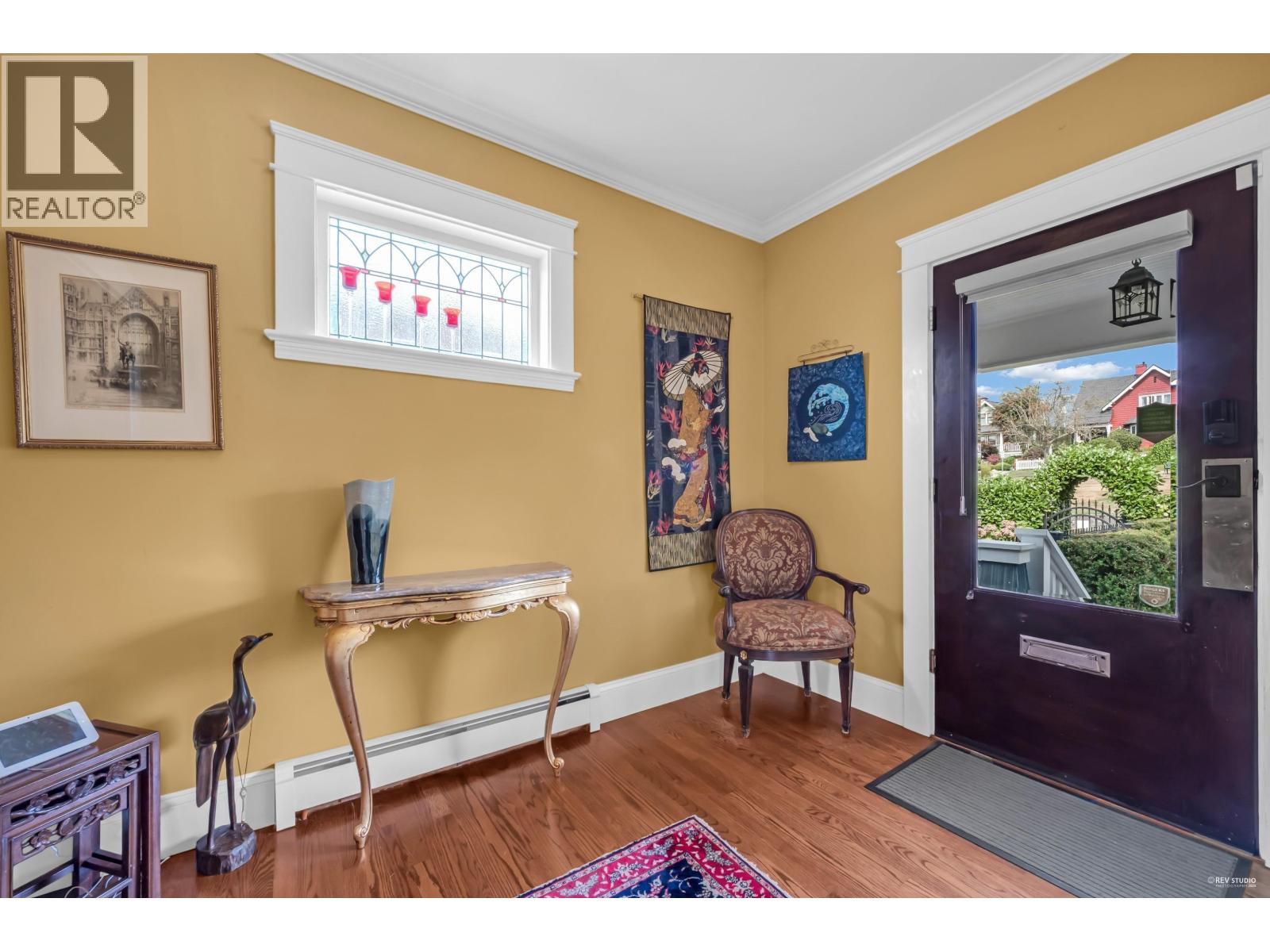 255 W 6th Street, North Vancouver, British Columbia  V7M 1K7 - Photo 9 - R3045176