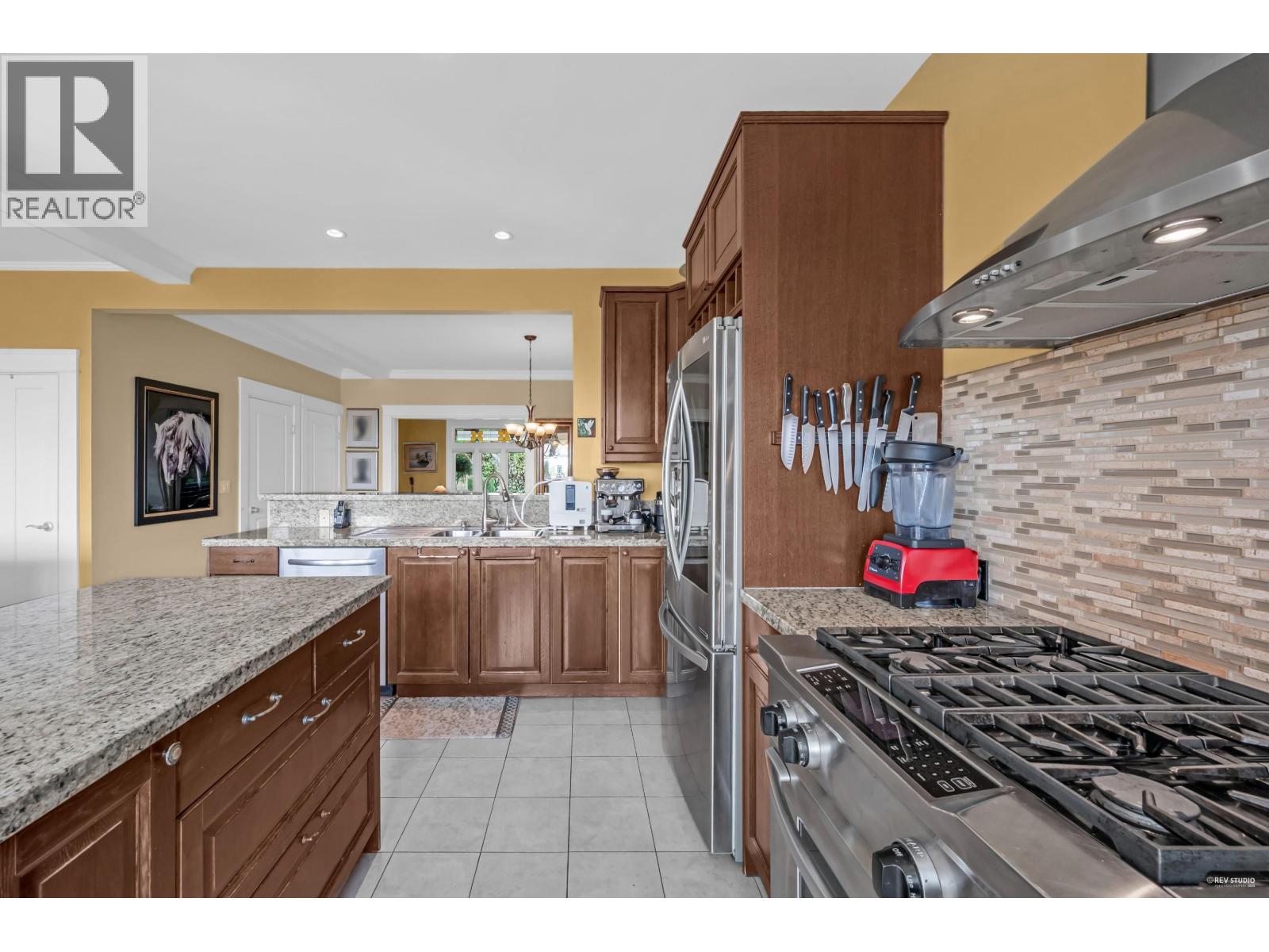 255 W 6th Street, North Vancouver, British Columbia  V7M 1K7 - Photo 13 - R3045176