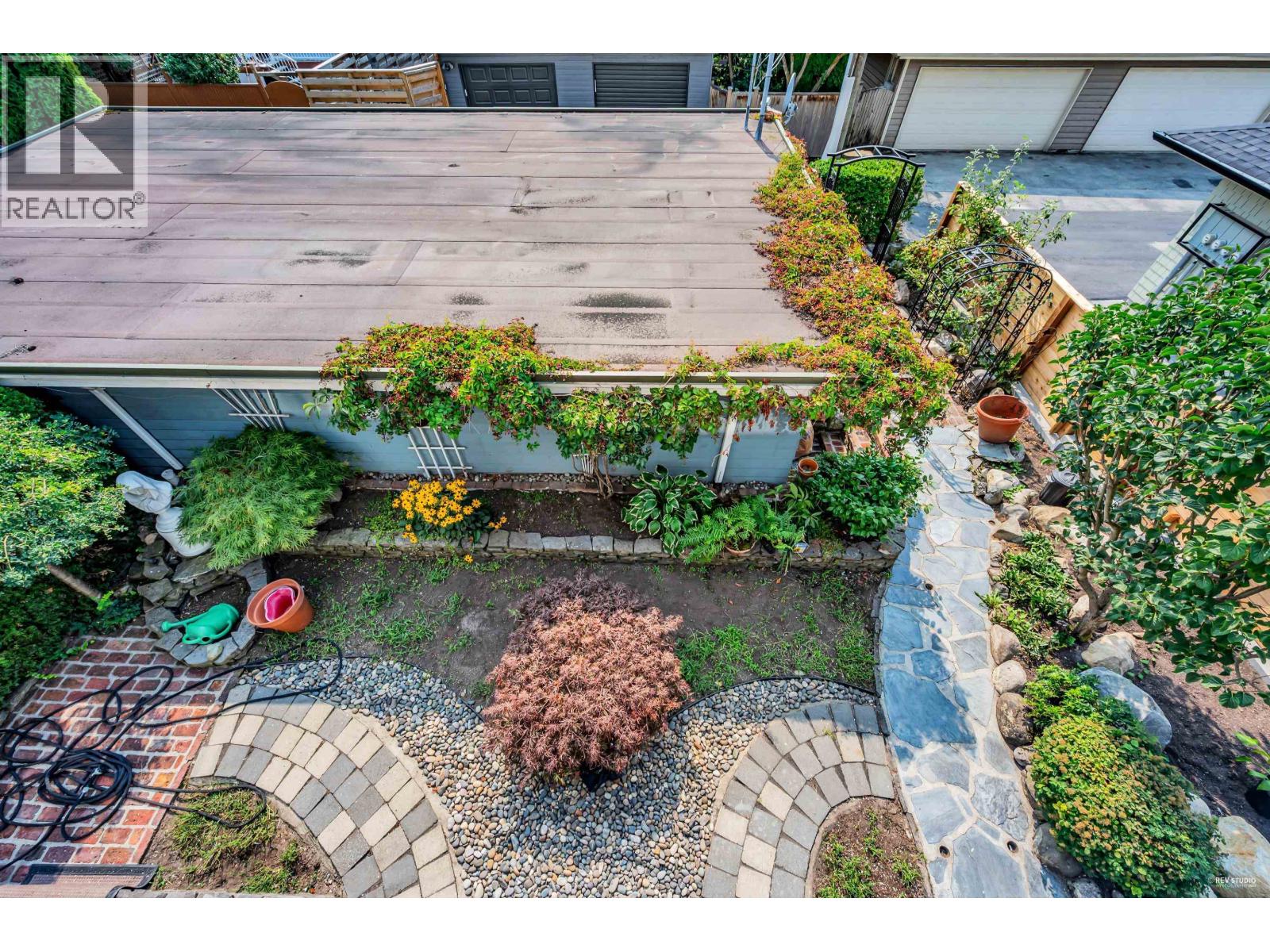 255 W 6th Street, North Vancouver, British Columbia  V7M 1K7 - Photo 35 - R3045176