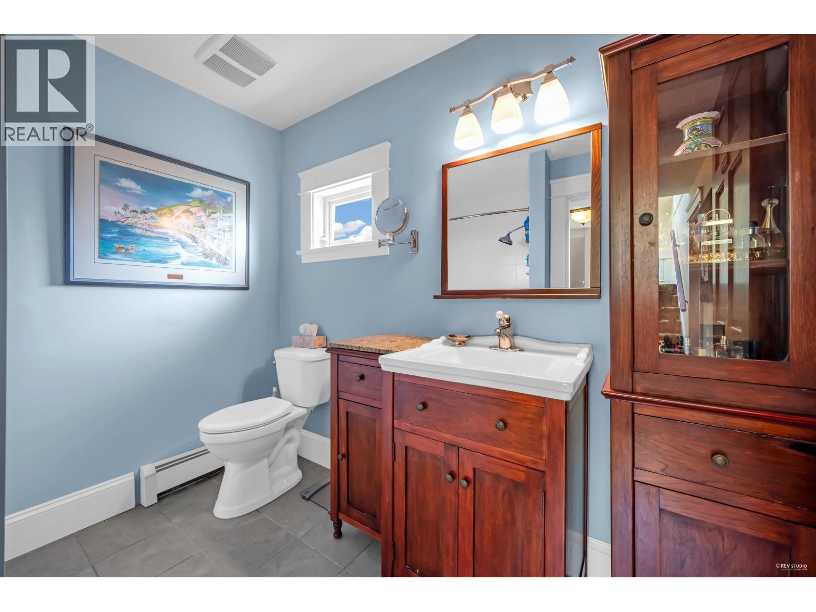 255 W 6th Street, North Vancouver, British Columbia  V7M 1K7 - Photo 25 - R3045176