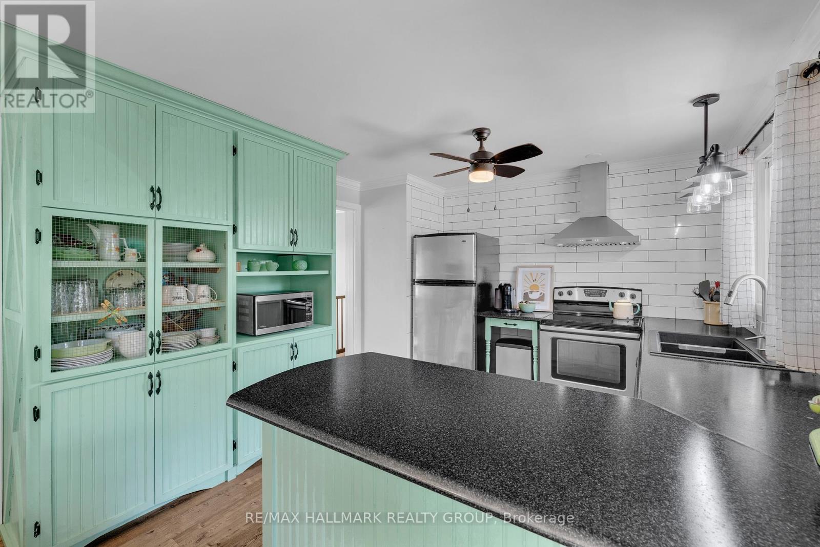2 Armstrong Place, North Dundas, Ontario  K0C 1H0 - Photo 12 - X12393219
