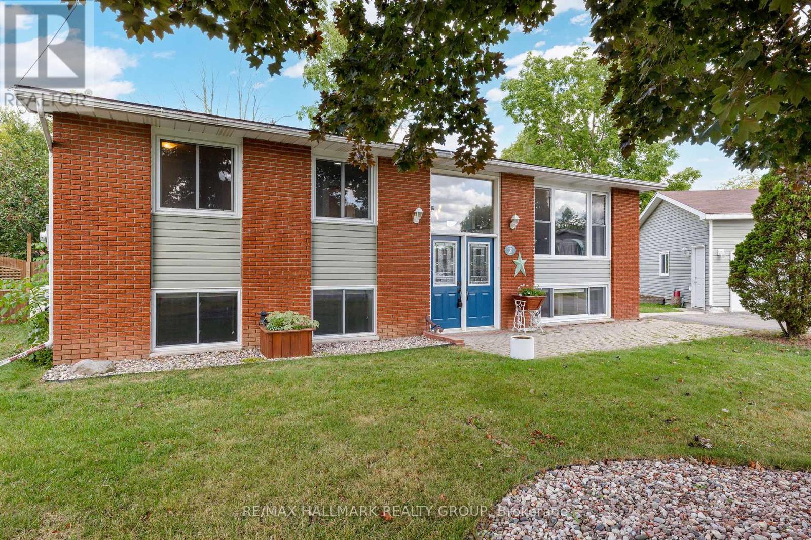 2 Armstrong Place, North Dundas, Ontario  K0C 1H0 - Photo 2 - X12393219