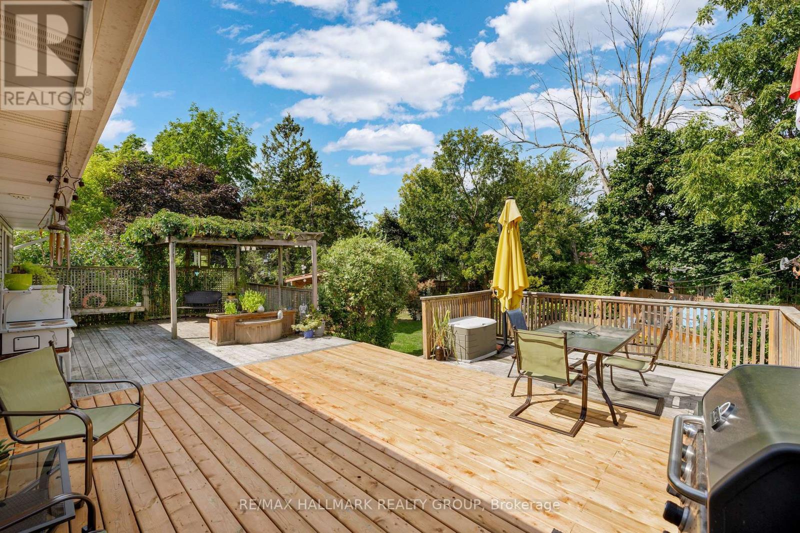 2 Armstrong Place, North Dundas, Ontario  K0C 1H0 - Photo 31 - X12393219