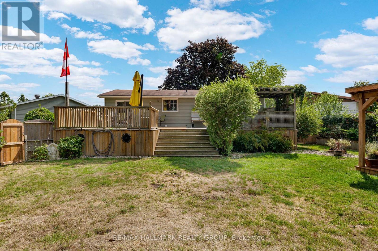 2 Armstrong Place, North Dundas, Ontario  K0C 1H0 - Photo 40 - X12393219