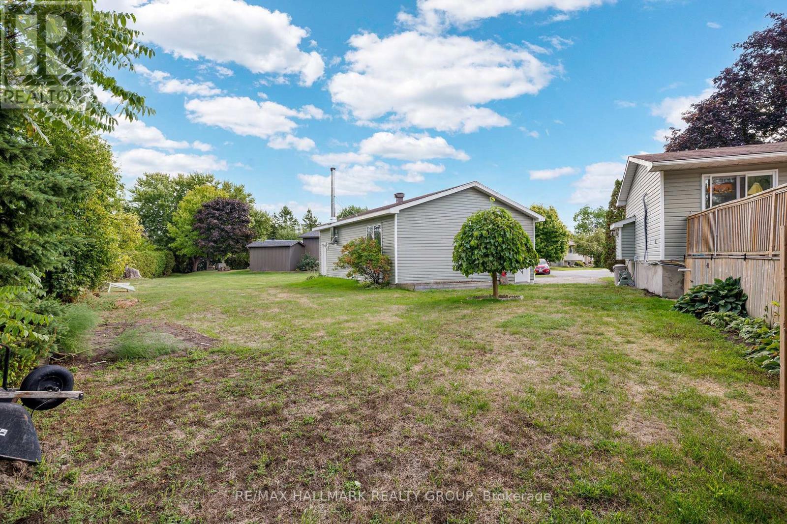 2 Armstrong Place, North Dundas, Ontario  K0C 1H0 - Photo 41 - X12393219