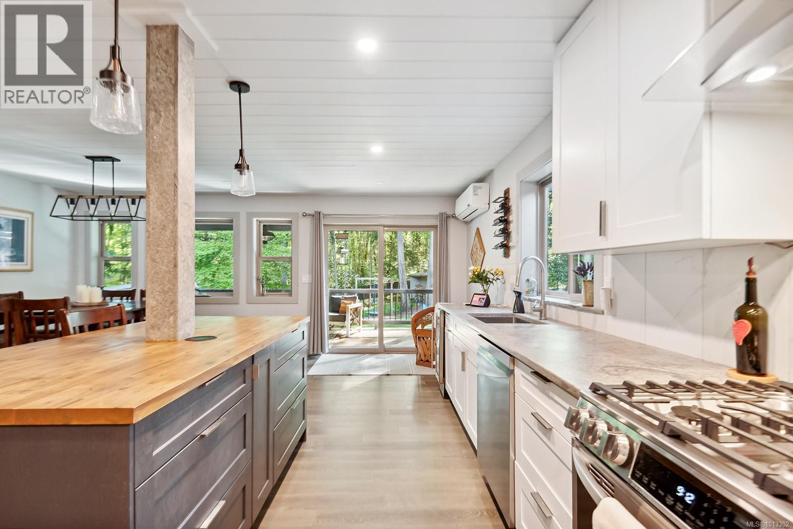 Property at 1220 Margaret Pl image 1