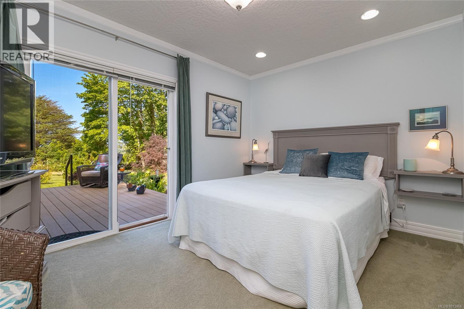 Property at 850 Sayward Rd image 2