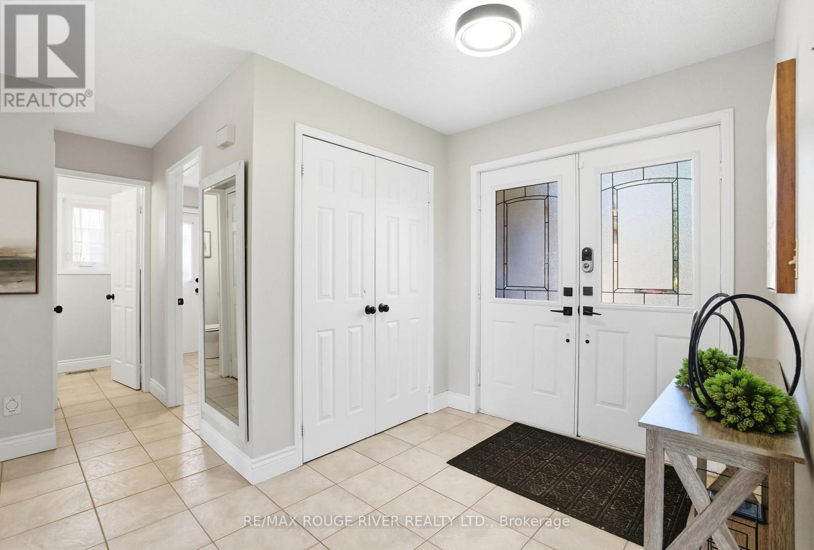 Property at 38 SILVERBIRCH PLACE image 3