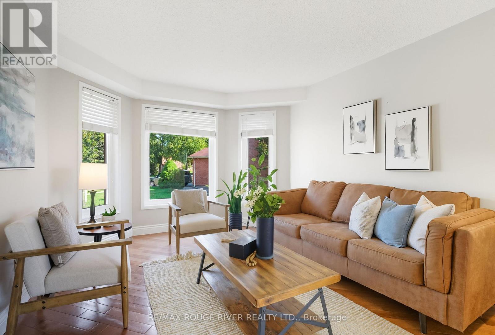 Property at 38 SILVERBIRCH PLACE image 4