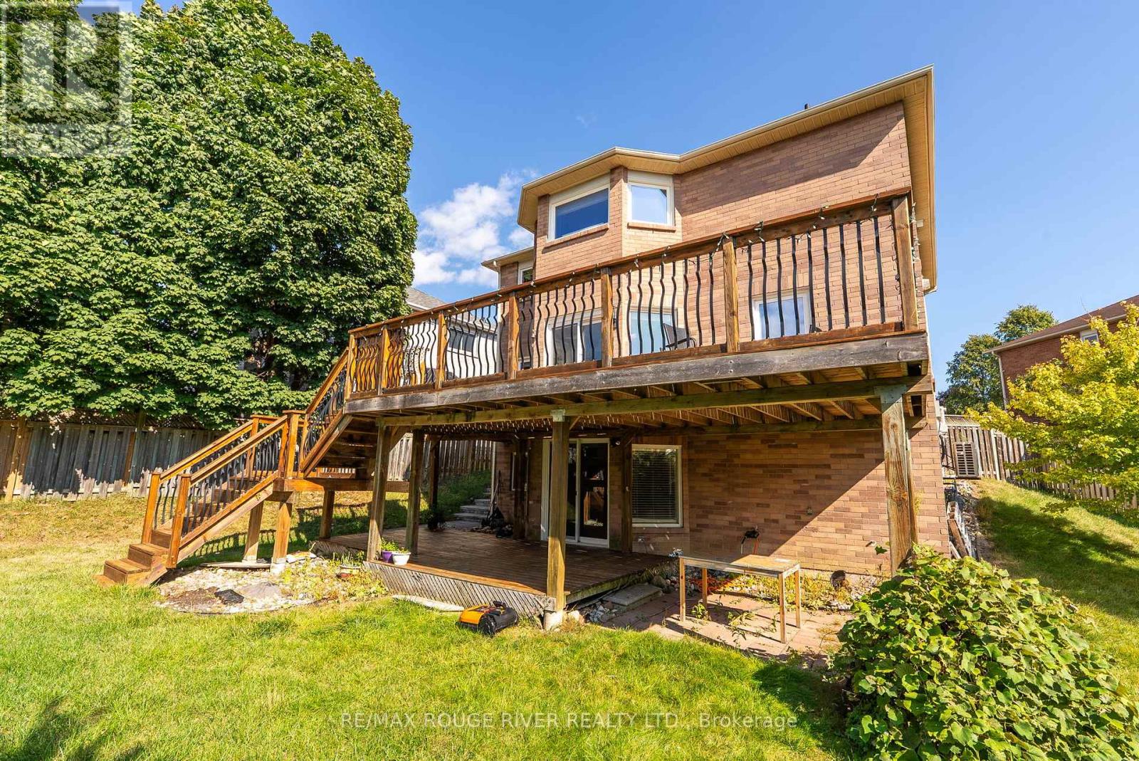 38 Silverbirch Place, Whitby, Ontario  L1R 1X6 - Photo 47 - E12393266
