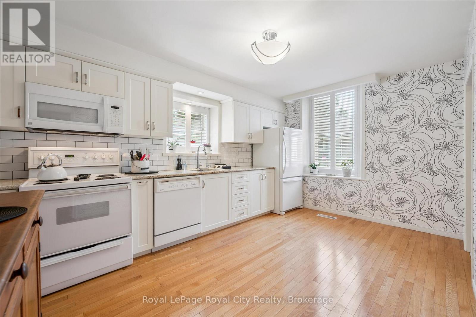 139 Dublin Street N, Guelph, Ontario  N1H 4N6 - Photo 11 - X12393271