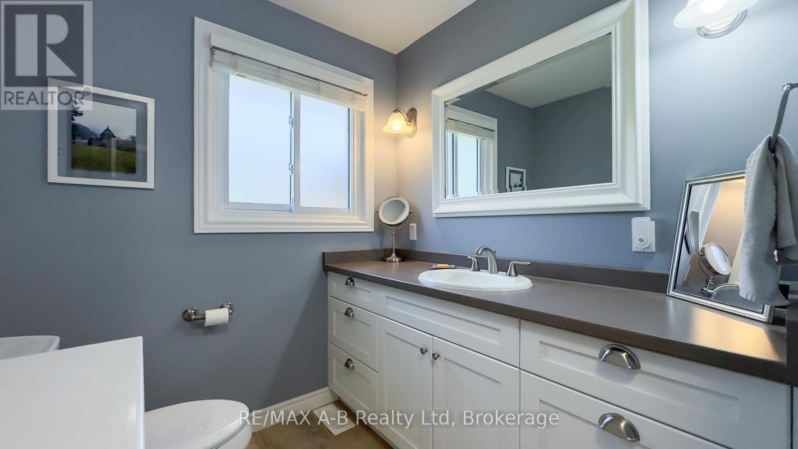43 Widder Street W, St. Marys, Ontario  N4X 1A5 - Photo 16 - X12393273