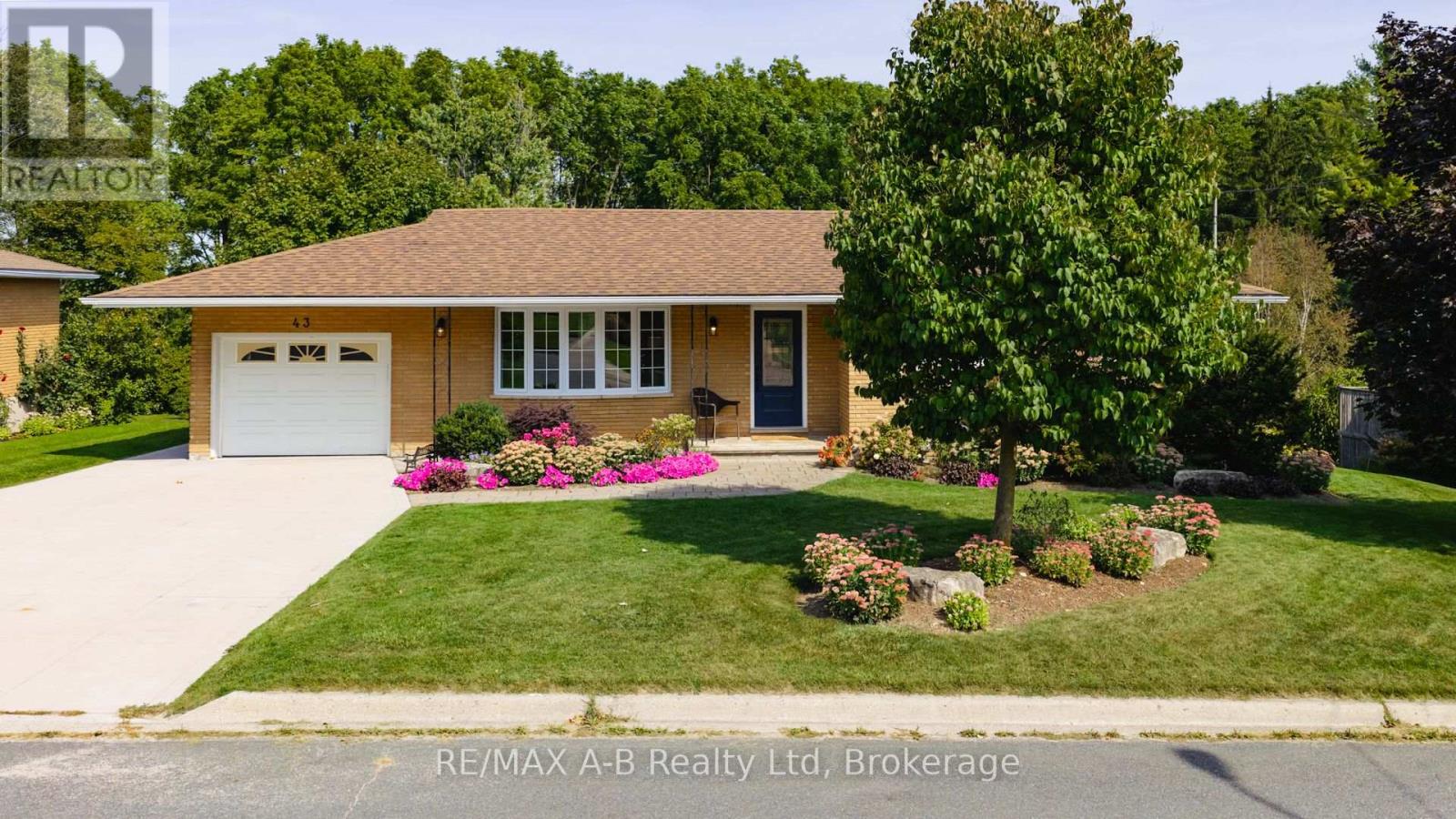 43 Widder Street W, St. Marys, Ontario  N4X 1A5 - Photo 3 - X12393273
