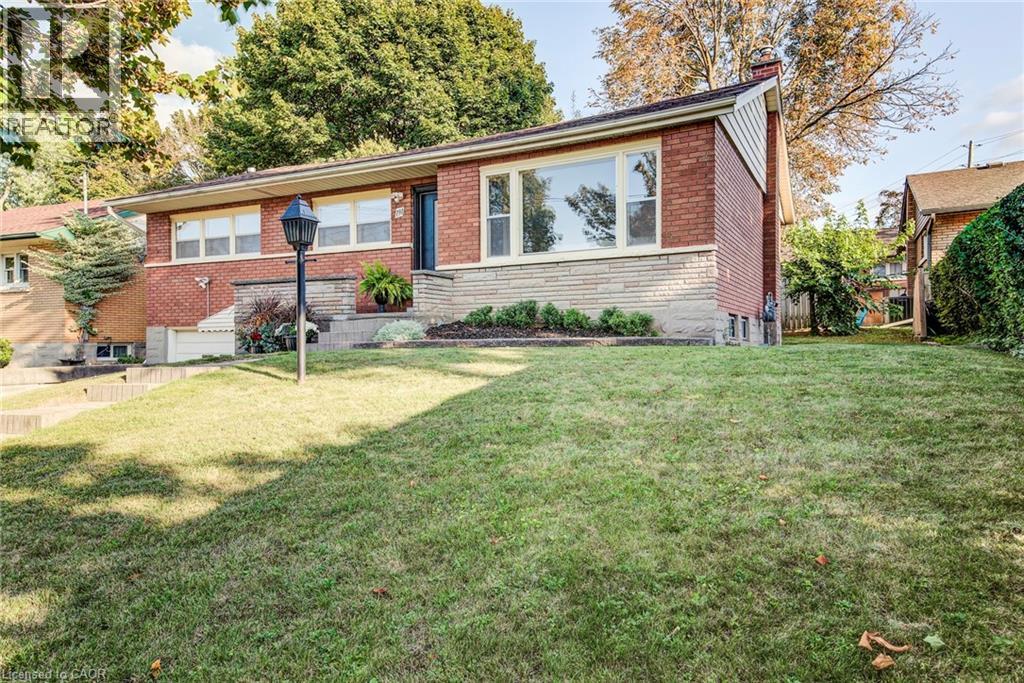 Property at 191 ALLEN Street E image 4