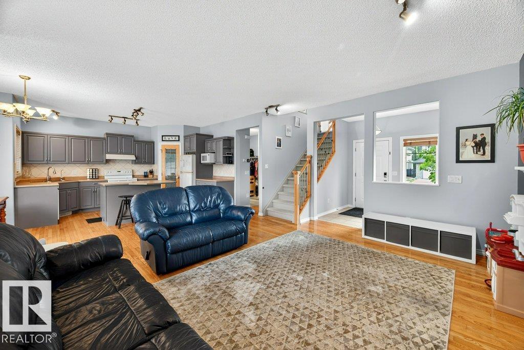 950 Blackmud Creek Cr Sw, Edmonton, Alberta  T6W 1J3 - Photo 12 - E4456980