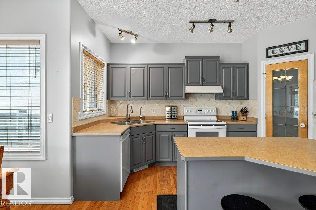 950 Blackmud Creek Cr Sw, Edmonton, Alberta  T6W 1J3 - Photo 15 - E4456980