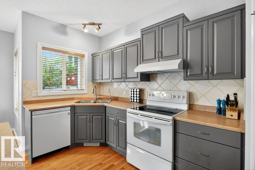 950 Blackmud Creek Cr Sw, Edmonton, Alberta  T6W 1J3 - Photo 17 - E4456980