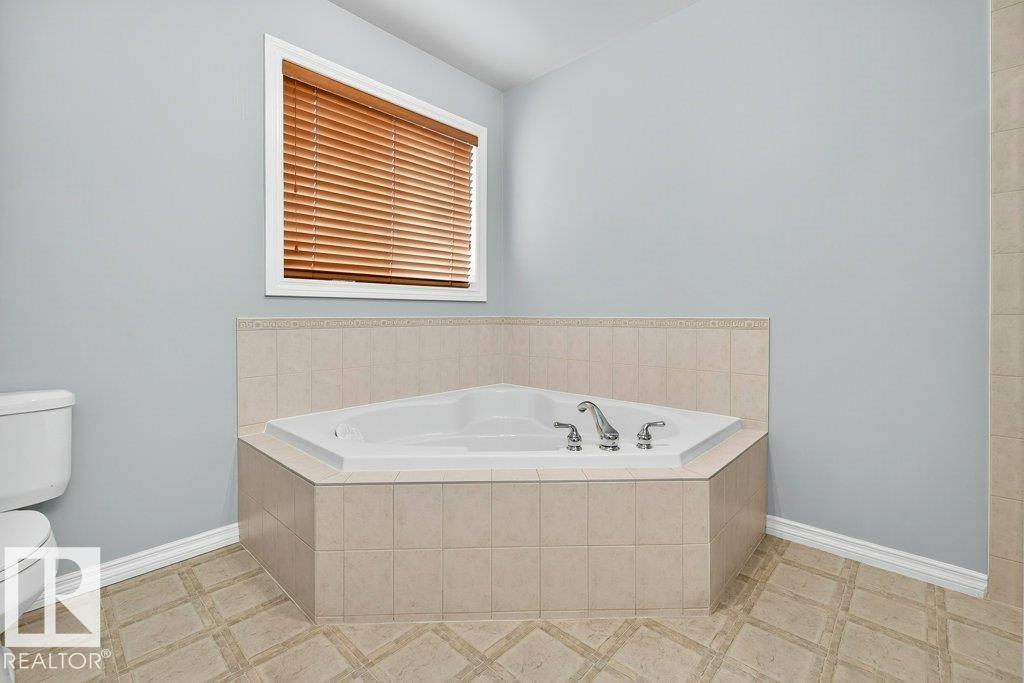 950 Blackmud Creek Cr Sw, Edmonton, Alberta  T6W 1J3 - Photo 32 - E4456980