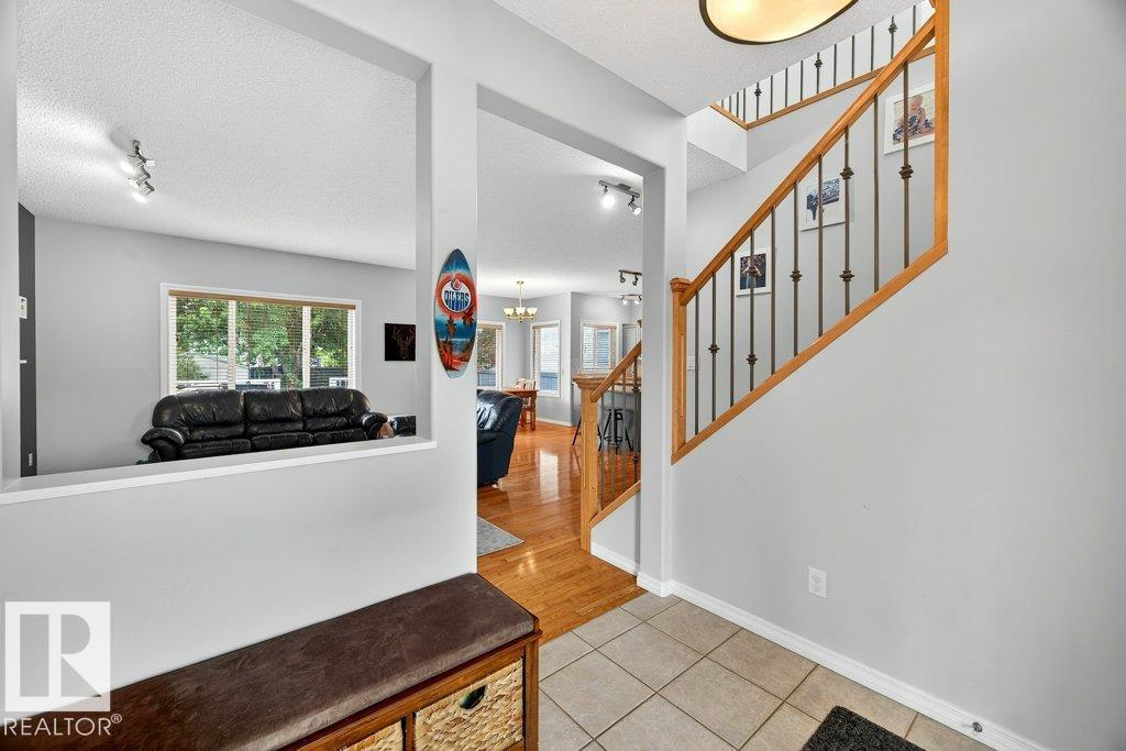 950 Blackmud Creek Cr Sw, Edmonton, Alberta  T6W 1J3 - Photo 7 - E4456980
