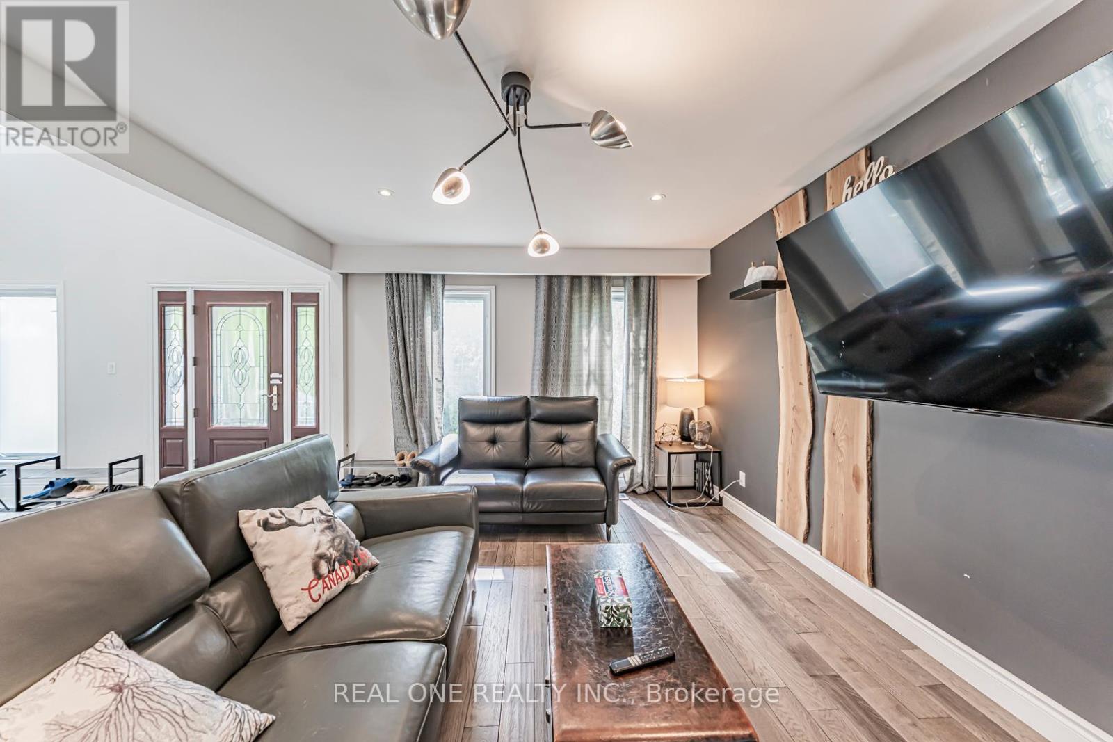 25 Tumbleweed Road, Toronto, Ontario  M2J 2N2 - Photo 10 - C12393234