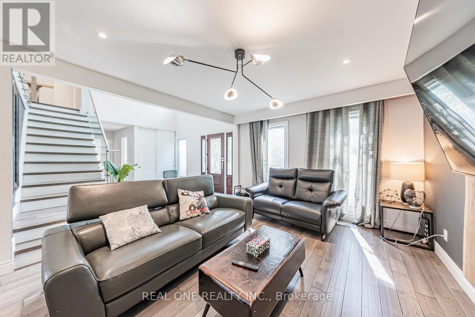 25 Tumbleweed Road, Toronto, Ontario  M2J 2N2 - Photo 11 - C12393234