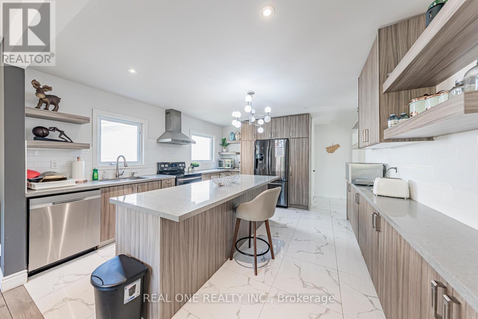 25 Tumbleweed Road, Toronto, Ontario  M2J 2N2 - Photo 15 - C12393234
