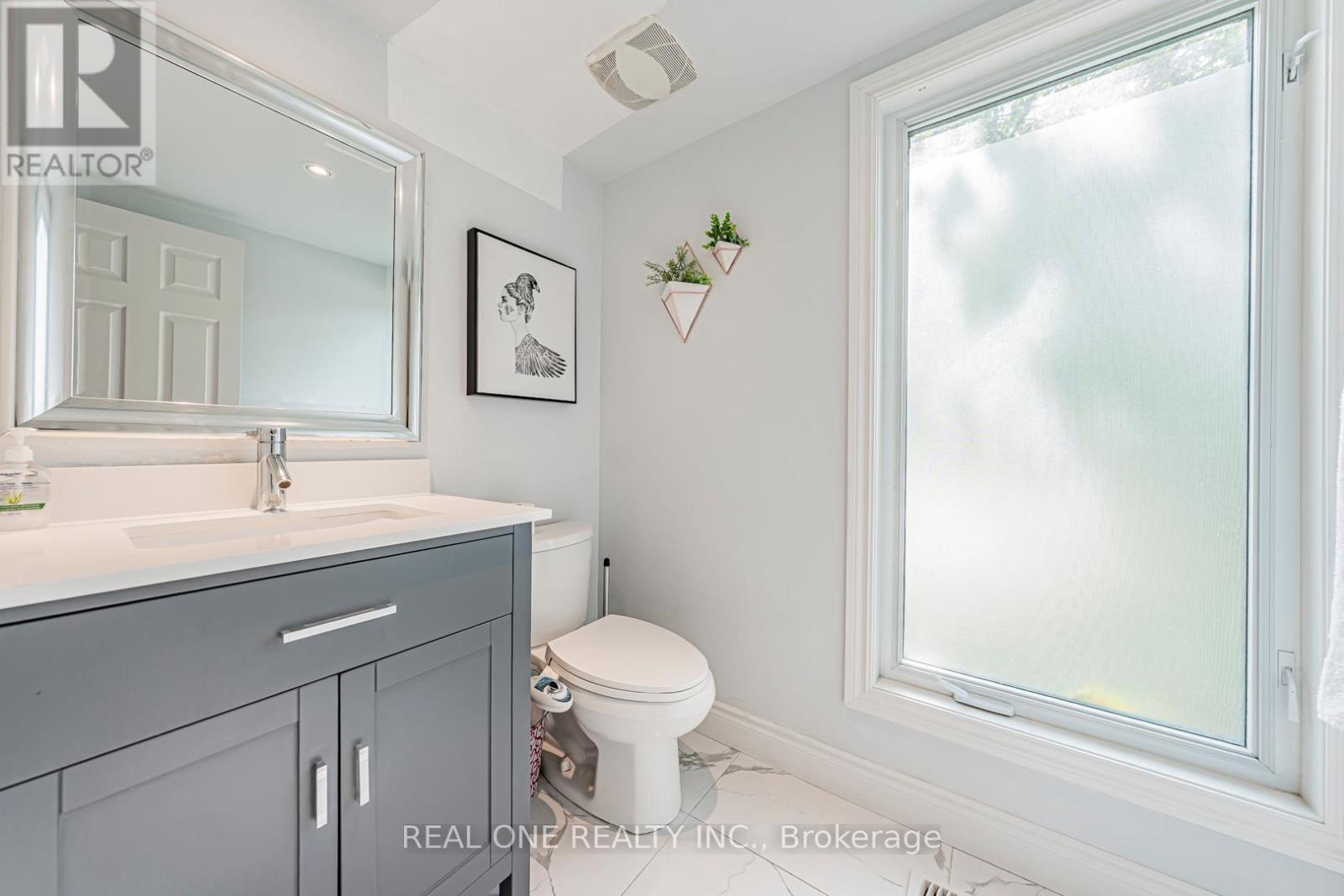 25 Tumbleweed Road, Toronto, Ontario  M2J 2N2 - Photo 20 - C12393234