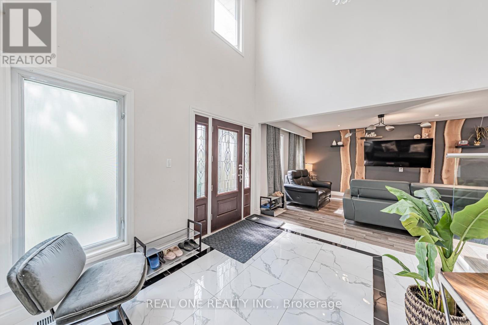 25 Tumbleweed Road, Toronto, Ontario  M2J 2N2 - Photo 6 - C12393234