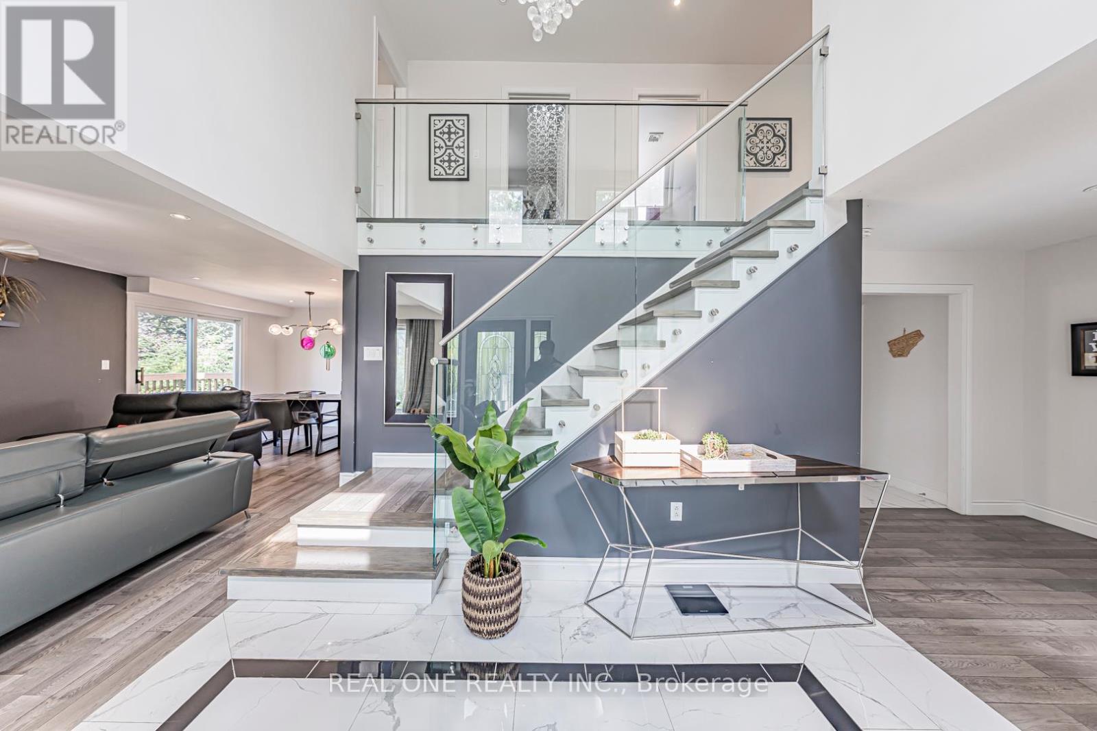 25 Tumbleweed Road, Toronto, Ontario  M2J 2N2 - Photo 7 - C12393234