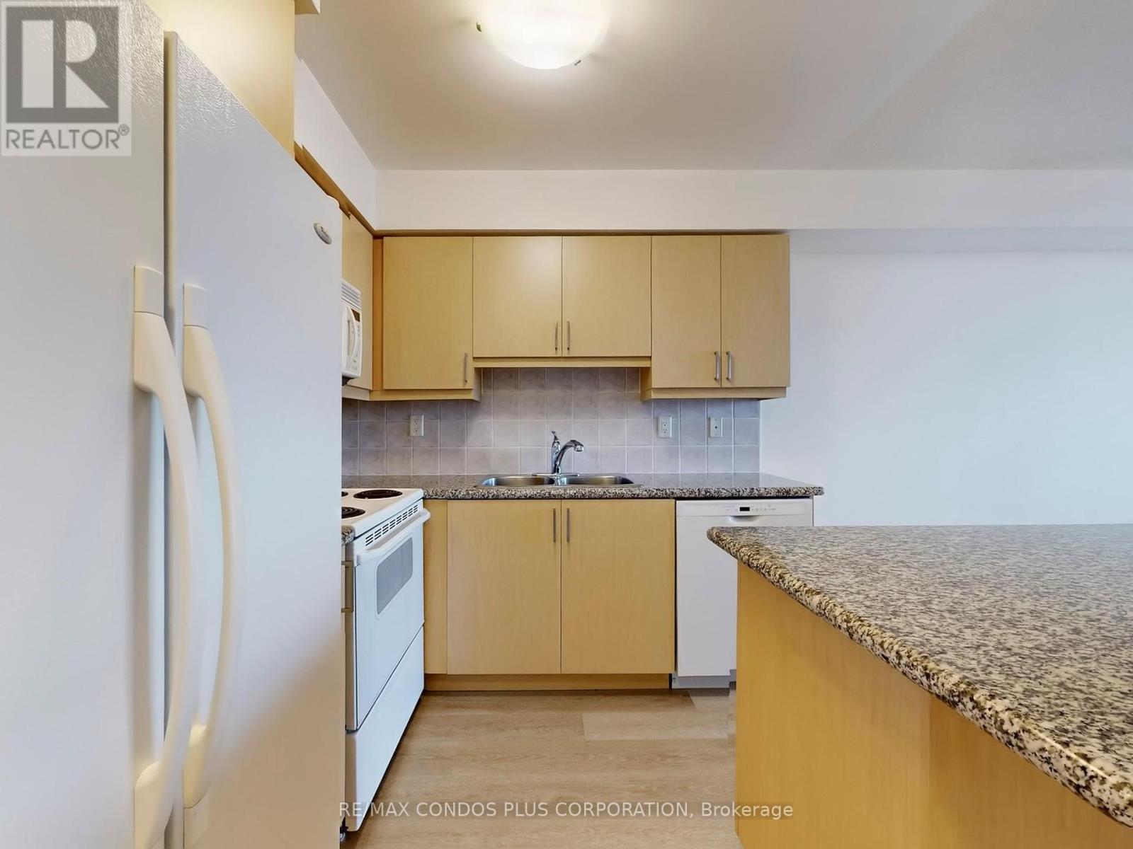 1801 - 78 Harrison Garden Boulevard, Toronto, Ontario  M2N 7E2 - Photo 18 - C12393278