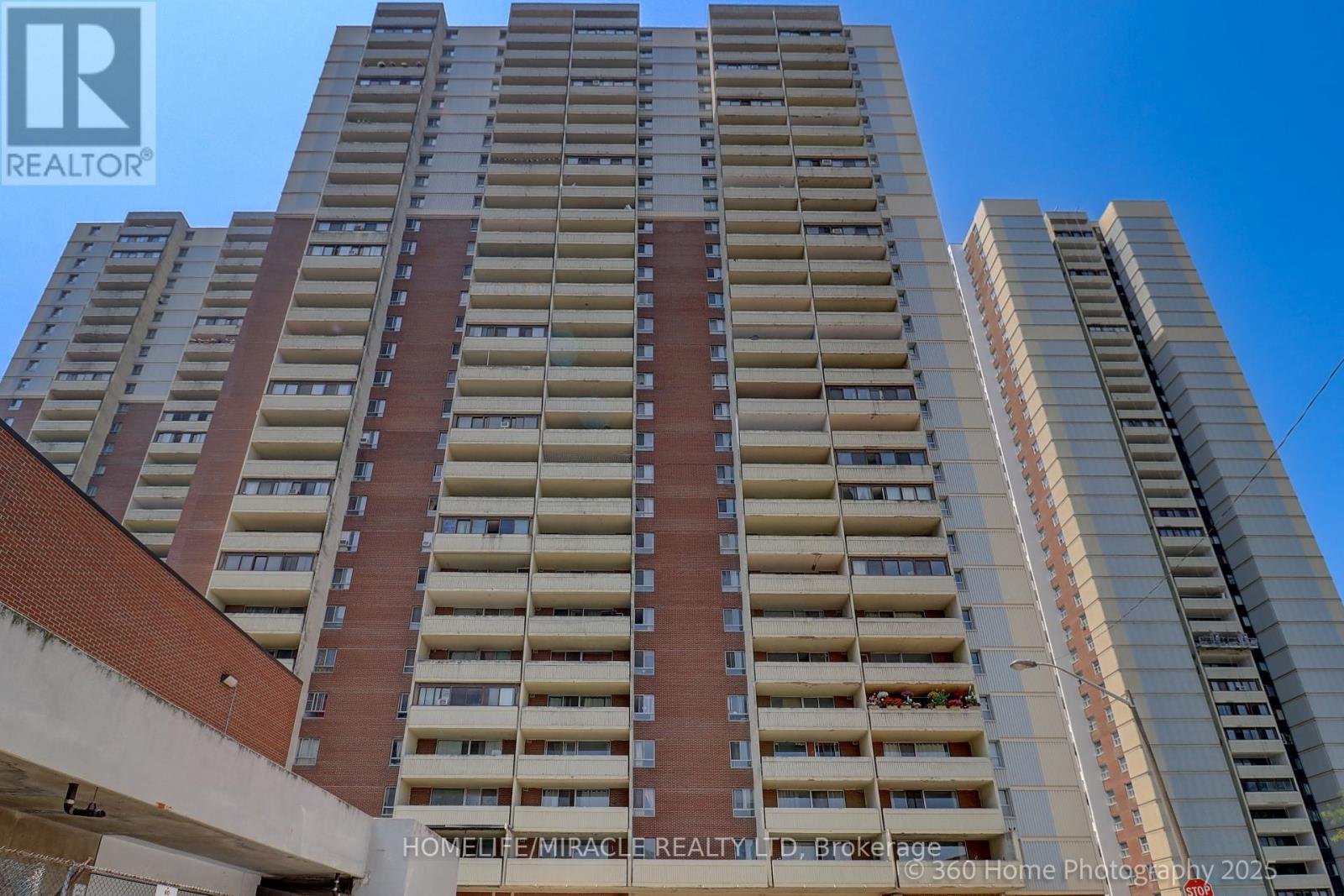 1819 - 5 MASSEY SQUARE, Toronto, Ontario