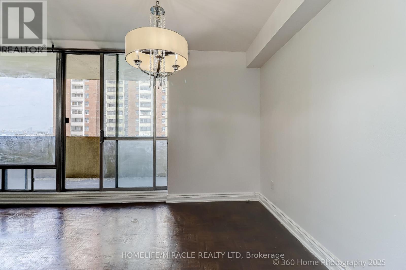 1819 - 5 Massey Square, Toronto, Ontario  M4C 5L6 - Photo 10 - E12393230