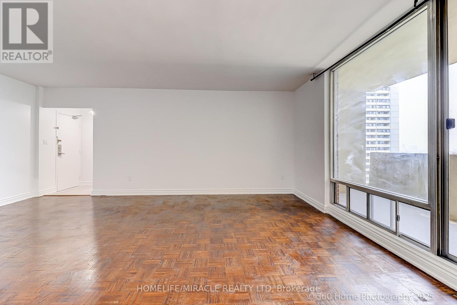 1819 - 5 Massey Square, Toronto, Ontario  M4C 5L6 - Photo 11 - E12393230