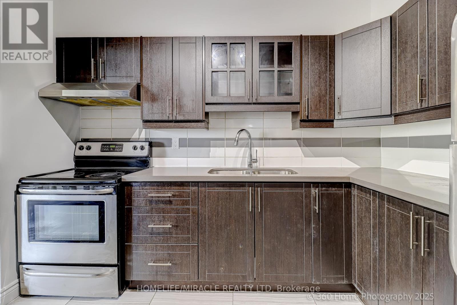 1819 - 5 Massey Square, Toronto, Ontario  M4C 5L6 - Photo 12 - E12393230