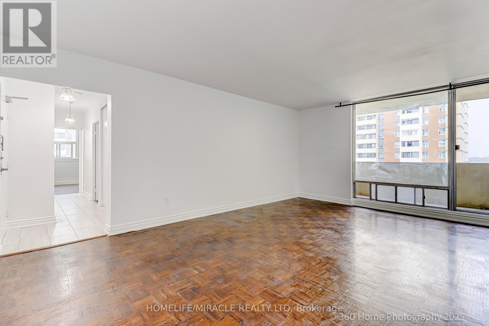 1819 - 5 Massey Square, Toronto, Ontario  M4C 5L6 - Photo 13 - E12393230